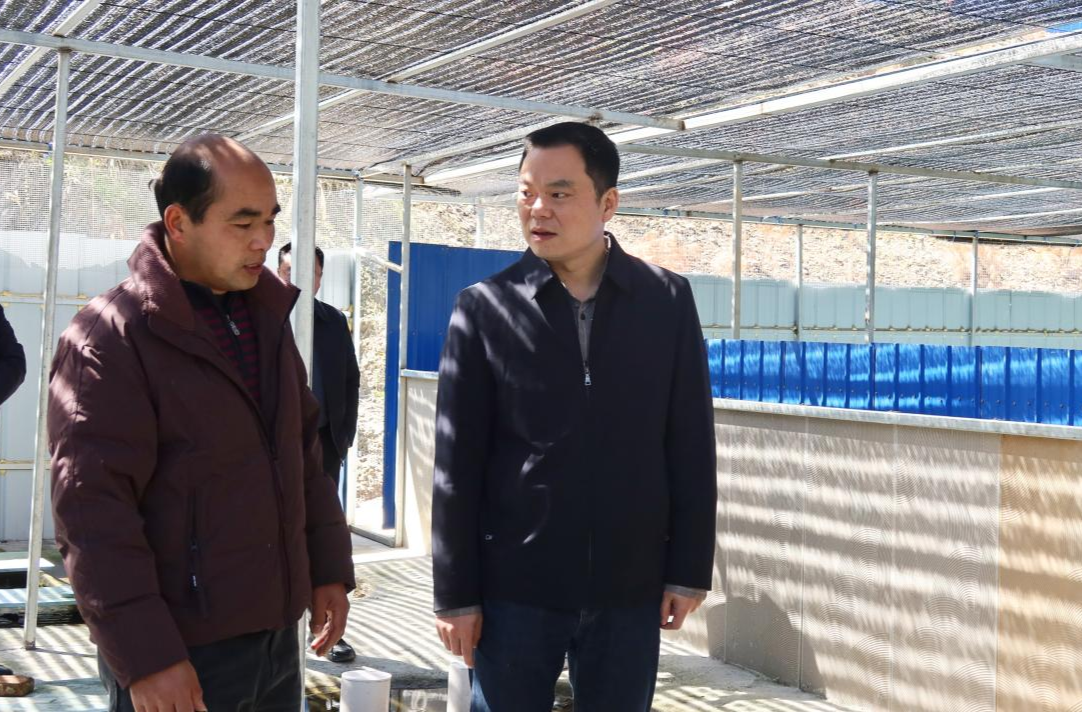 胡杰到接龙镇、蒿吉坪瑶族乡调研