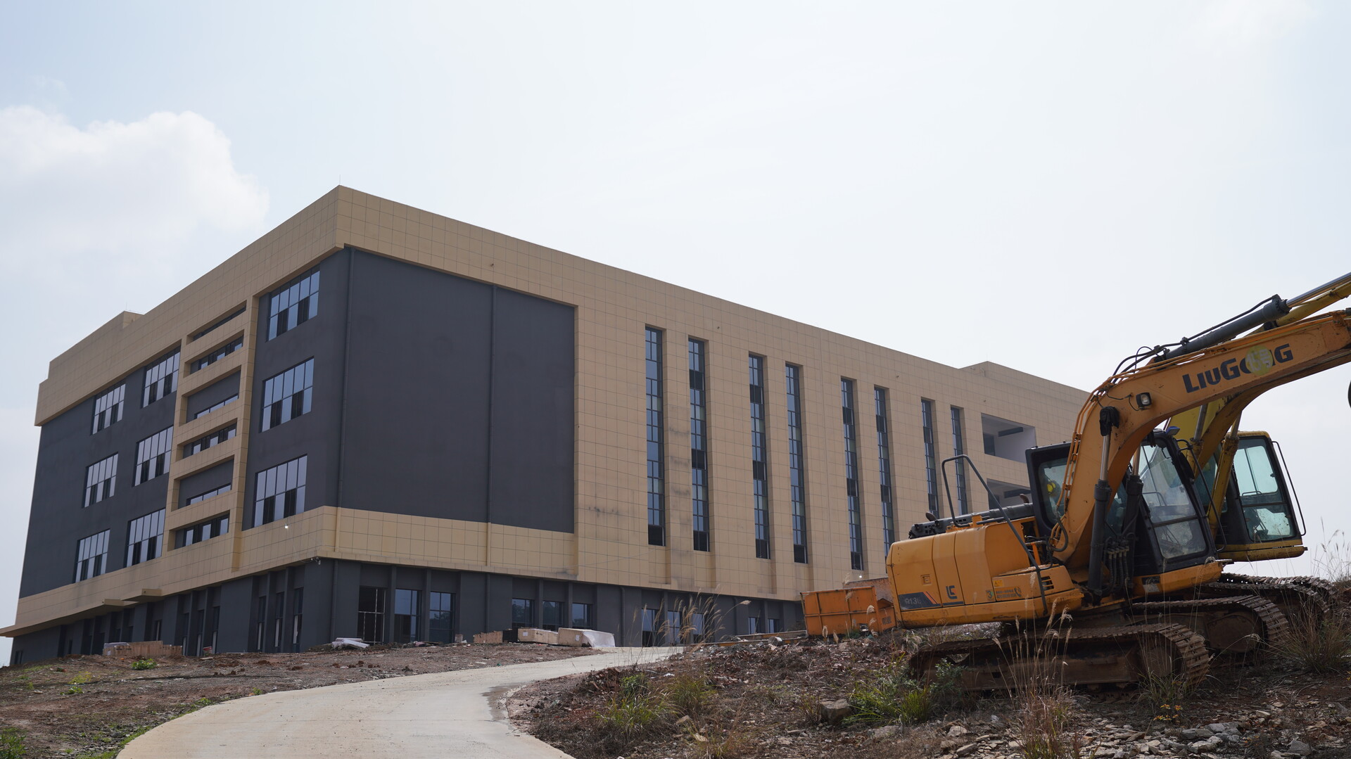 中方：政商十年“良缘”结硕果 省重点项目添动能