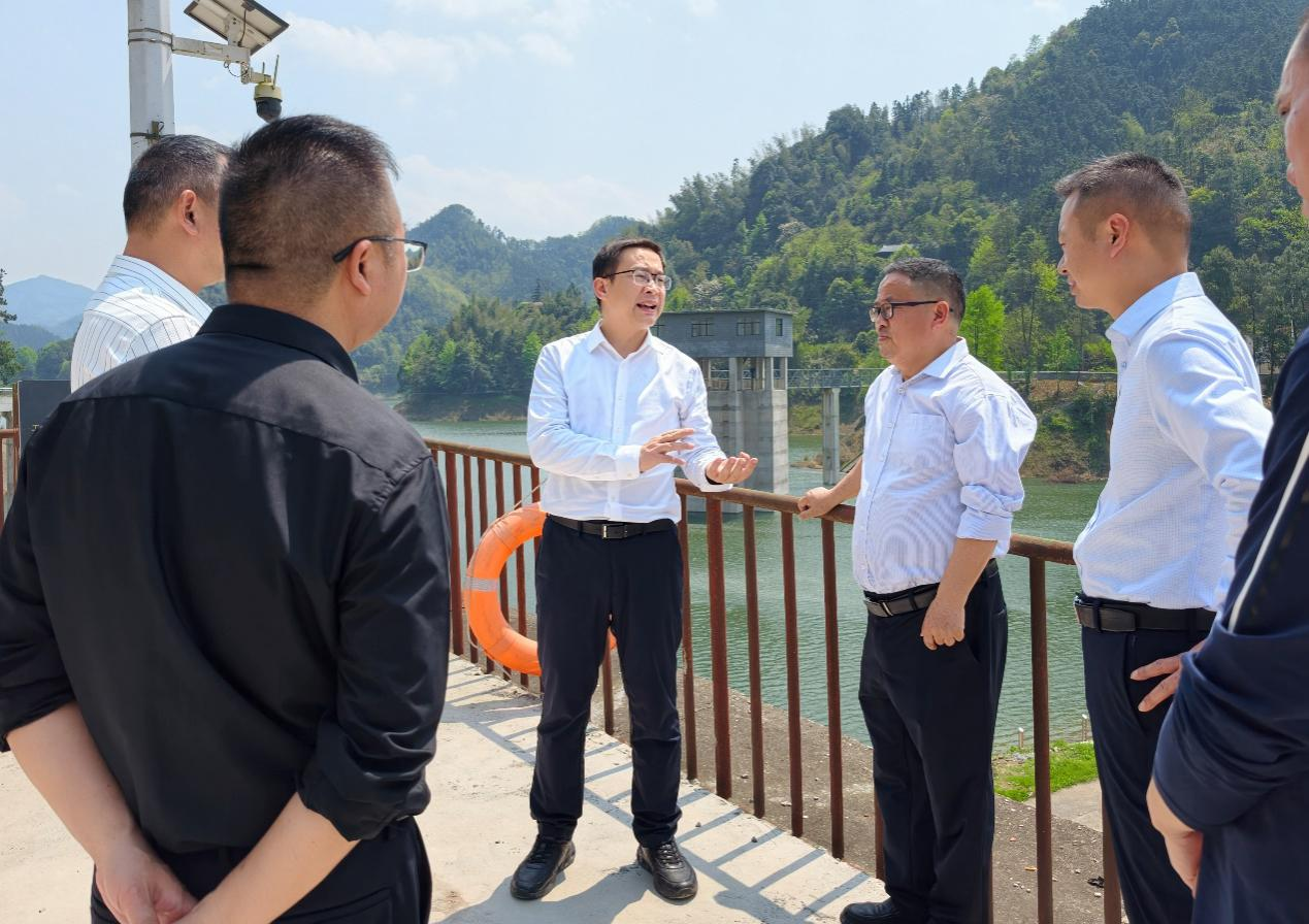 周华特深入乡镇调研防汛备汛、高标准农田建设及春耕备耕等工作