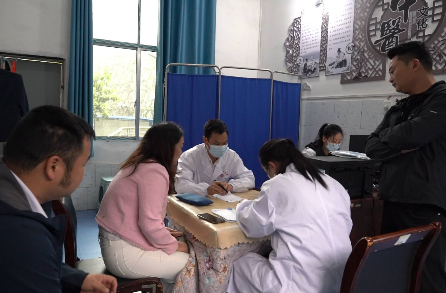 让中医药文化在基层沃土生根开花——怀化市中医院袁振洁帮扶中方县花桥镇卫生院坐诊故事