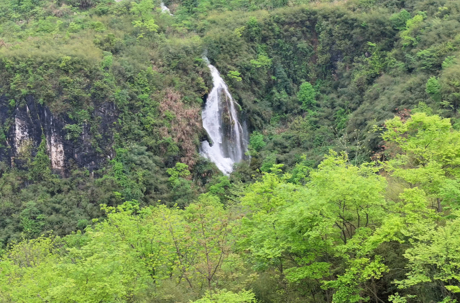 中方县：多处季节性瀑布进入最佳观赏期