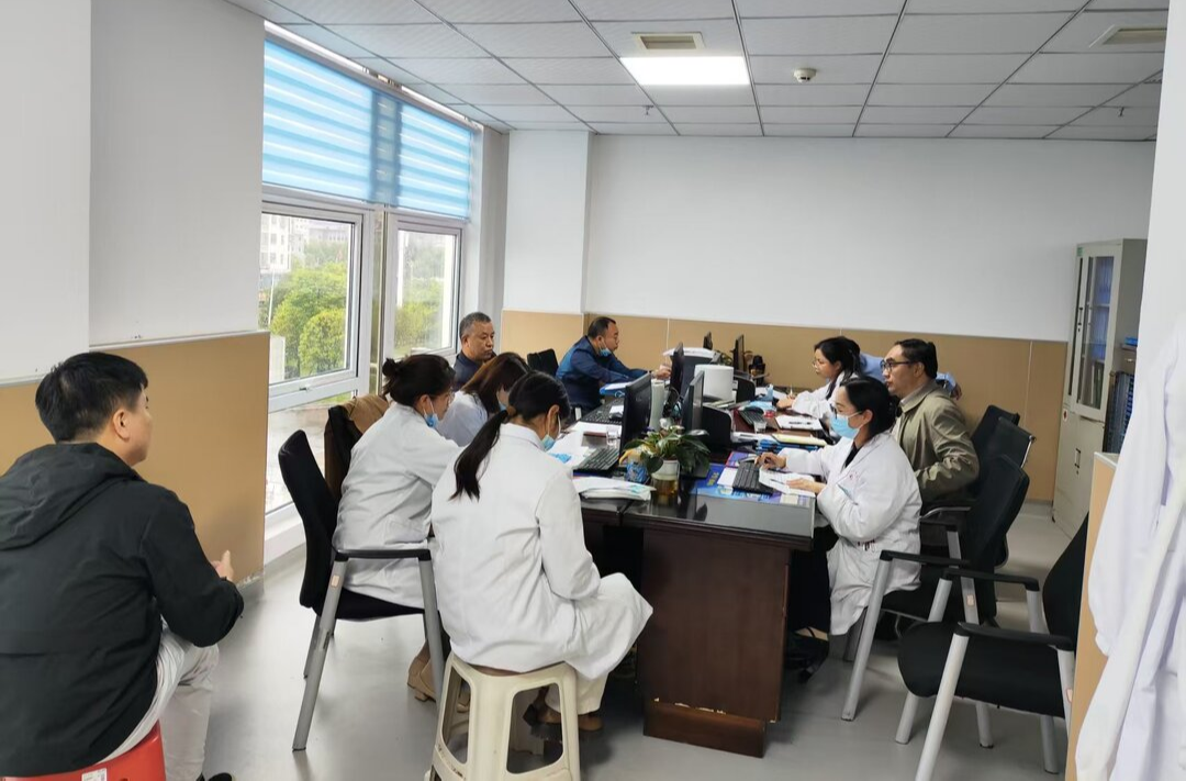 下沉送诊暖民心！湖南医药学院总医院专家赴中方为疑难患者会诊