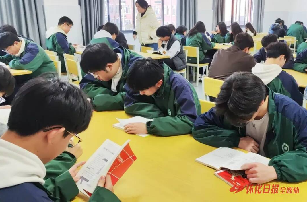 ​怀化市恒雅高级中学：开展读书节系列活动