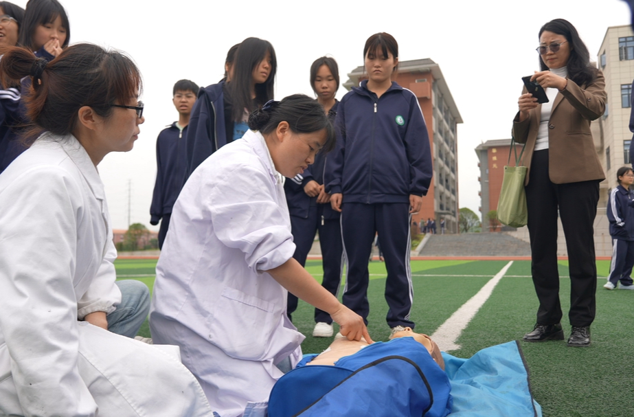 中方县职中开展防溺水急救护技能培训 筑牢学生安全防线