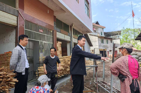 中方县桐木镇开展安全生产和防汛安全隐患大排查大整治行动