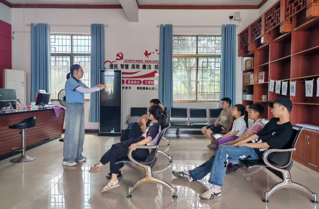 中方县花桥镇民政社工站开展“小满拾穗，向阳成长”节气主题活动