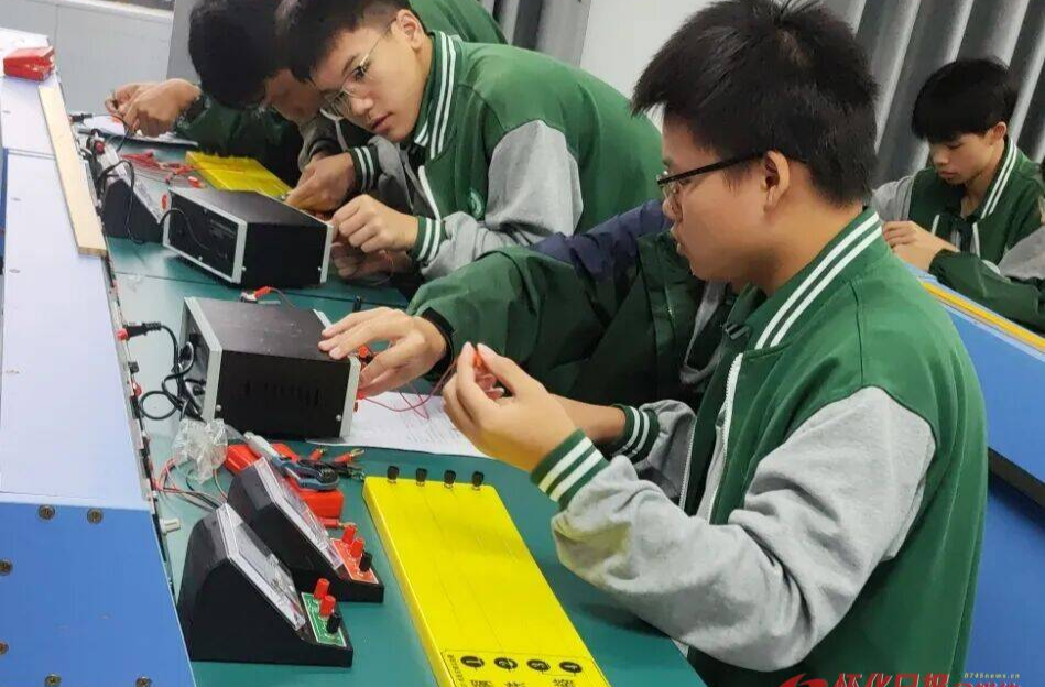 怀化市恒雅高级中学：7名学子在全市学科素养监测中斩获佳绩