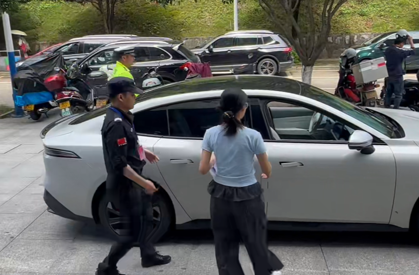 速度！考生考前遗失准考证 警方一分钟开具户籍证明，十分钟送达考场