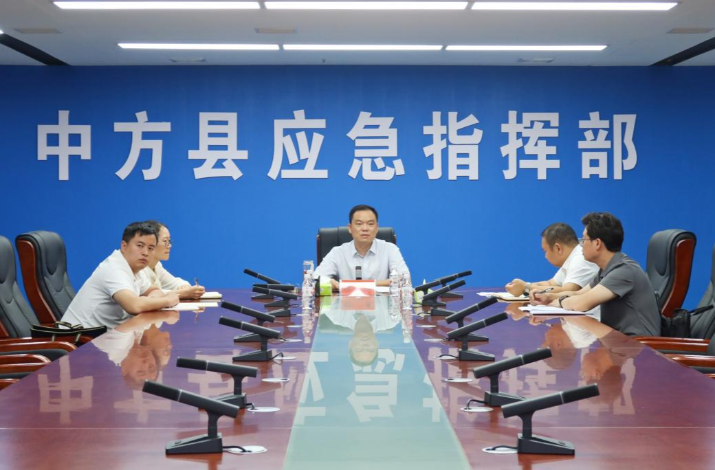 胡杰为全县村（社区）党组织书记培训班学员讲授专题党课