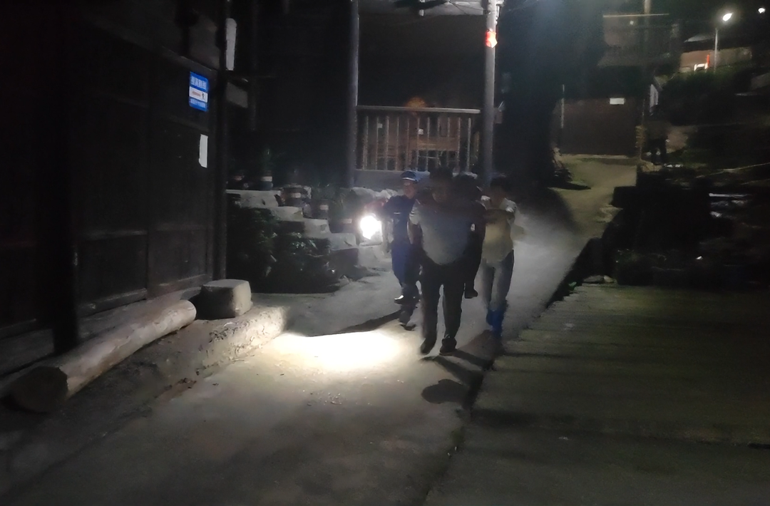 紧急转移！ 中方县连夜转移568名山洪高危区域群众，实现全员安全撤离