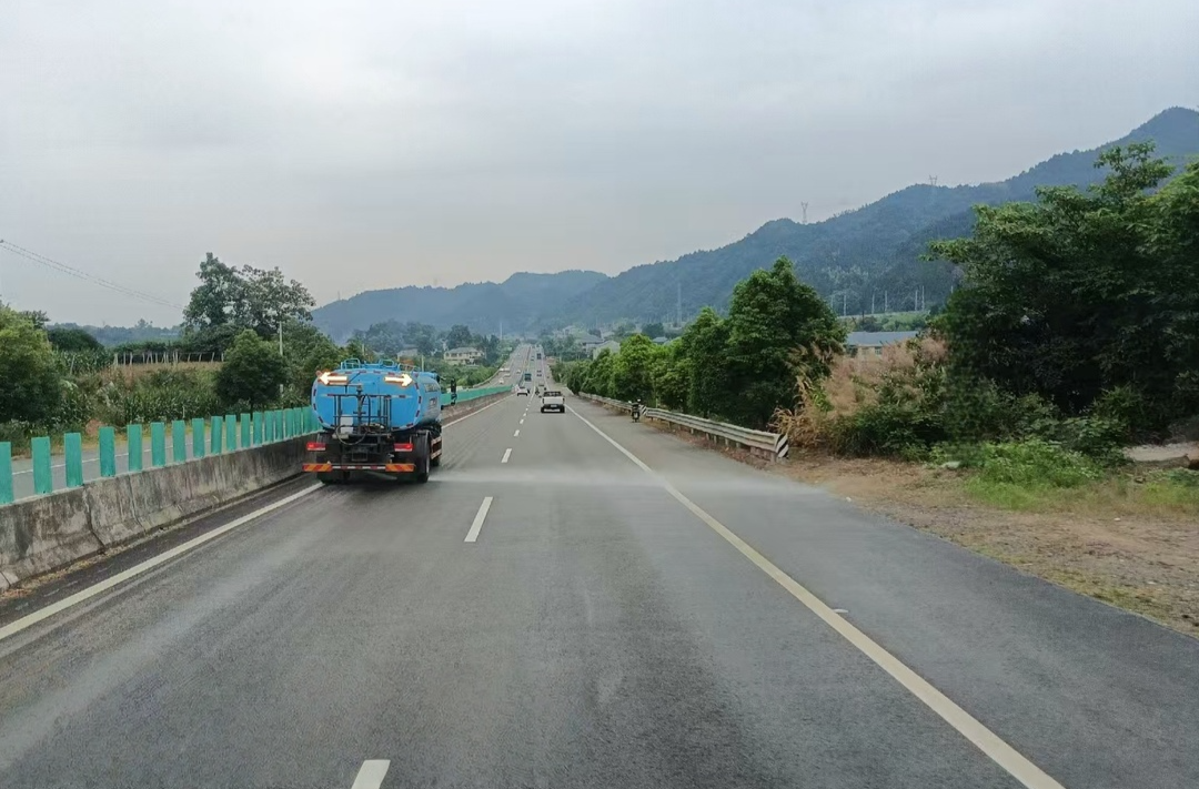 中方县公路建设养护中心：持续擦亮路域生态底色