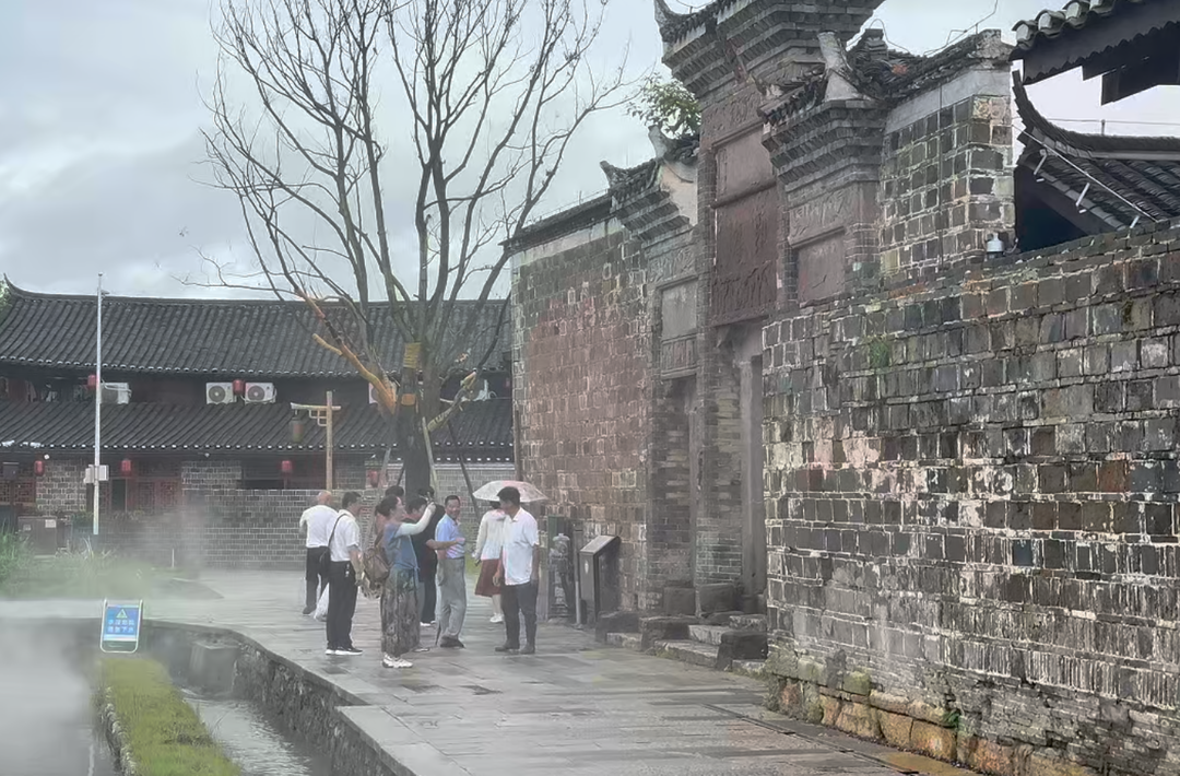 中方：荆坪端午韵味浓 古巷烟火迎客来