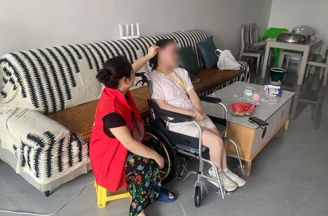 “云端逐光·青春启航”——中方县铜鼎镇开展残疾青少年新媒体技能帮扶志愿服务