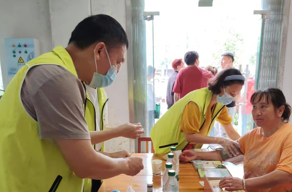 风雨无阻办实事 暖心服务惠民生——中方县泸阳镇花亭社区联合民政社工站开展第二季度公益日活动