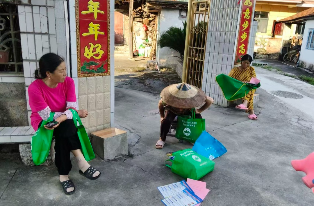 中方县泸阳镇：开展“敲门行动” 送策上门筑牢安全防线
