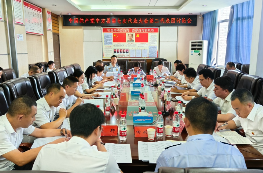 聚焦县第七次党代会｜曹传鑫等县领导参加县第七次党代会人大、政府办、建设、财贸代表团讨论