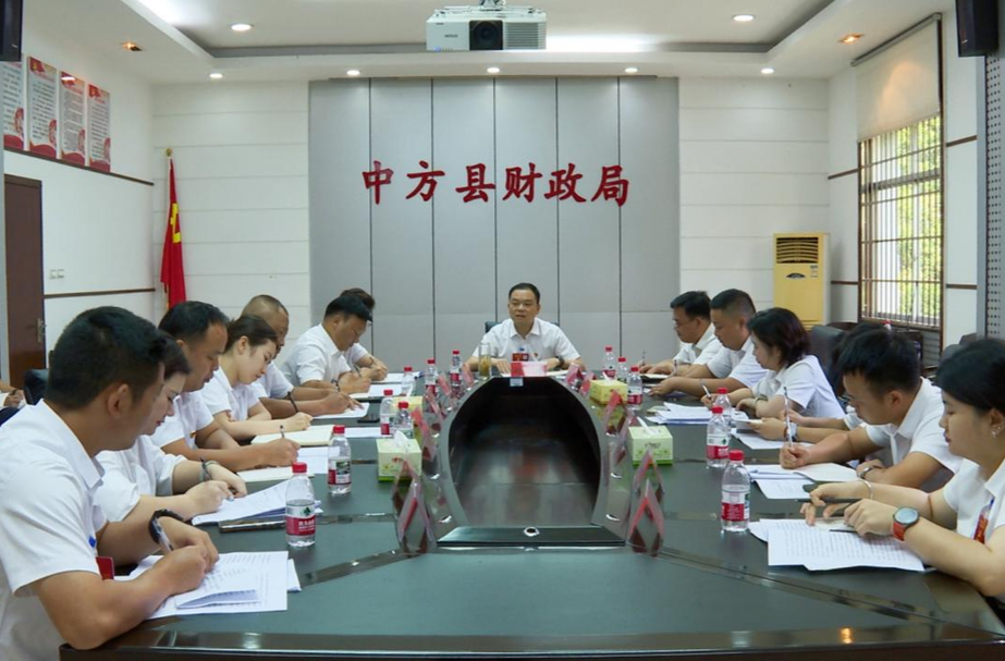 聚焦县第七次党代会｜胡杰参加中方镇代表团分组讨论