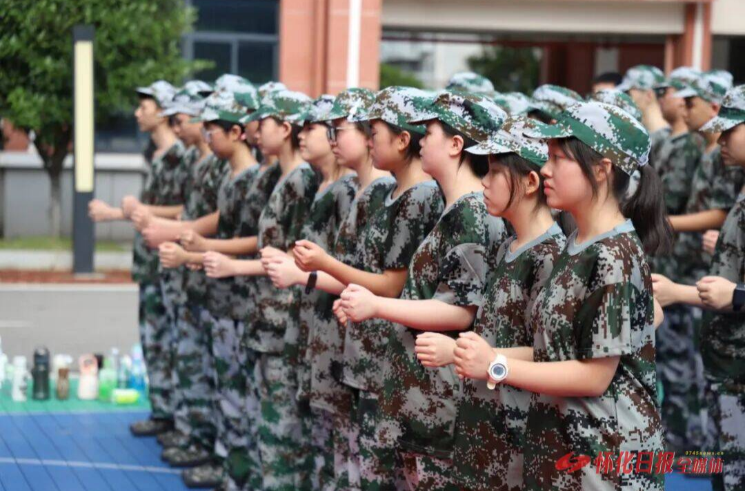 训育结合！怀化市恒雅高级中学2026级新生军训稳步推进