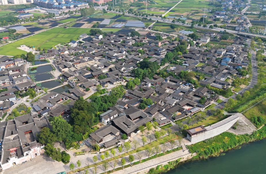 秋韵漫荆坪：古村巷陌，触摸千年沉淀的岁月余温