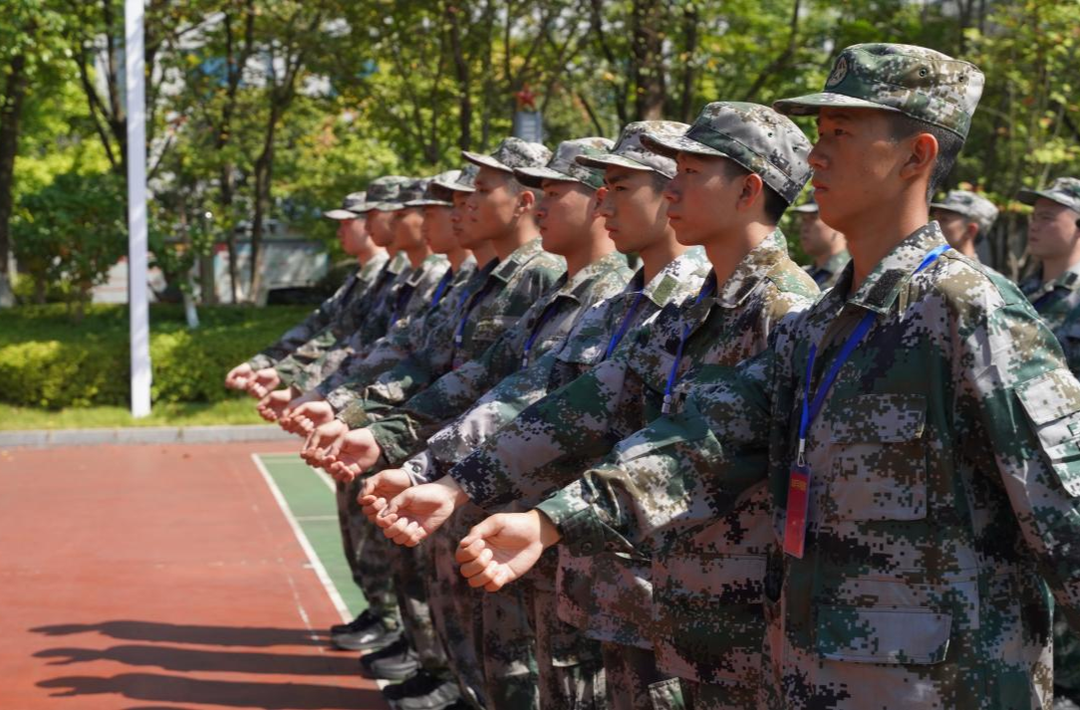 中方县人武部组织预定新兵开展役前教育