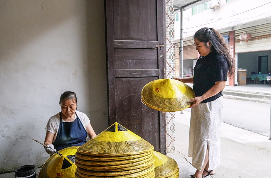 代表委员风采|唐红梅：深耕基层践初心 履职为民显担当
