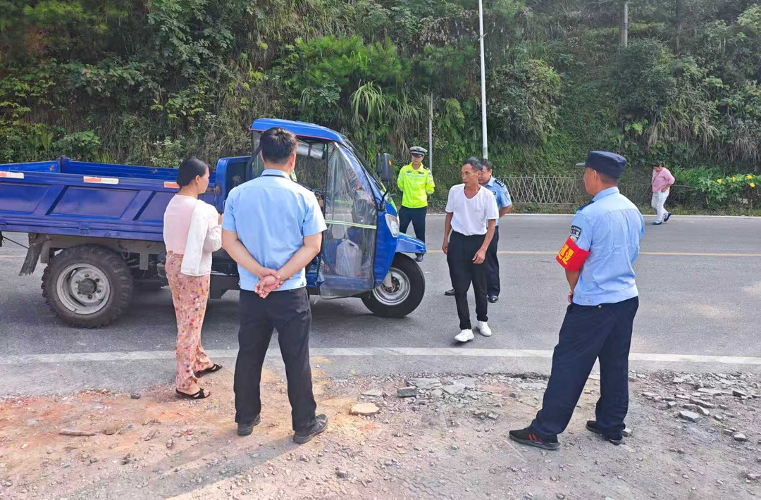 中方县铁坡镇开展道路交通顽瘴痼疾专项整治行动