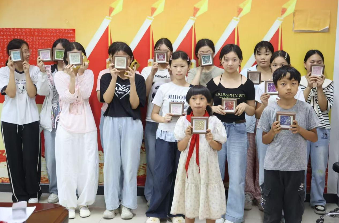 中方县铁坡镇民政社工站依托党群服务中心开展迎中秋主题活动