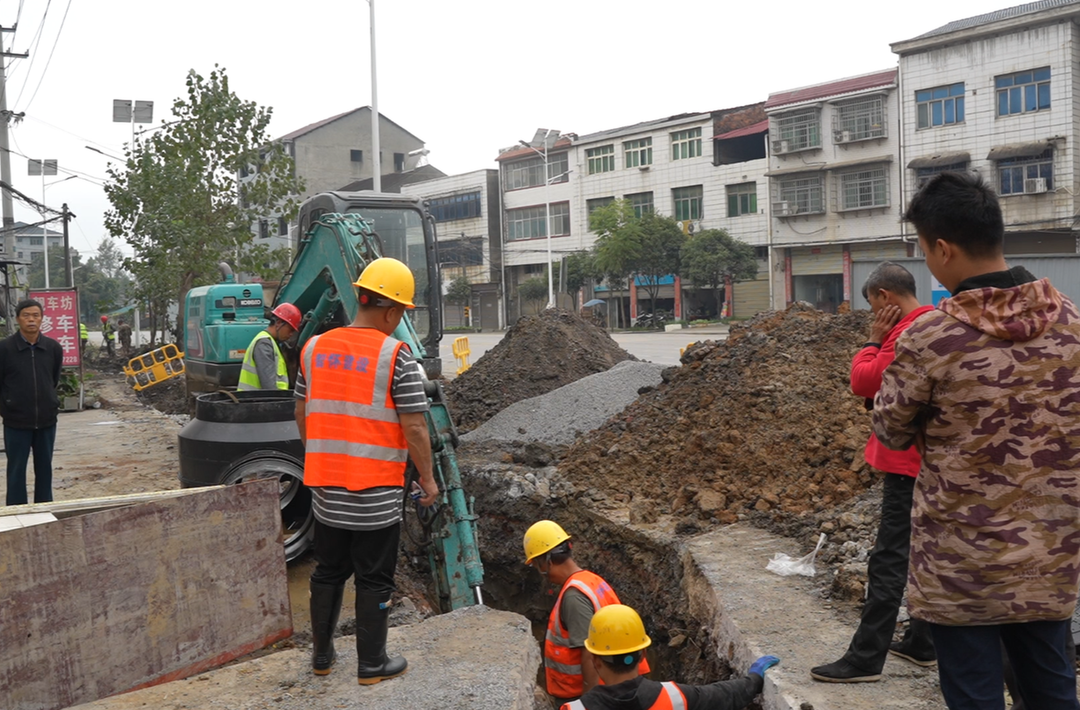 中方县泸阳镇：集镇人居环境提质改造 绘就整洁宜居新图景
