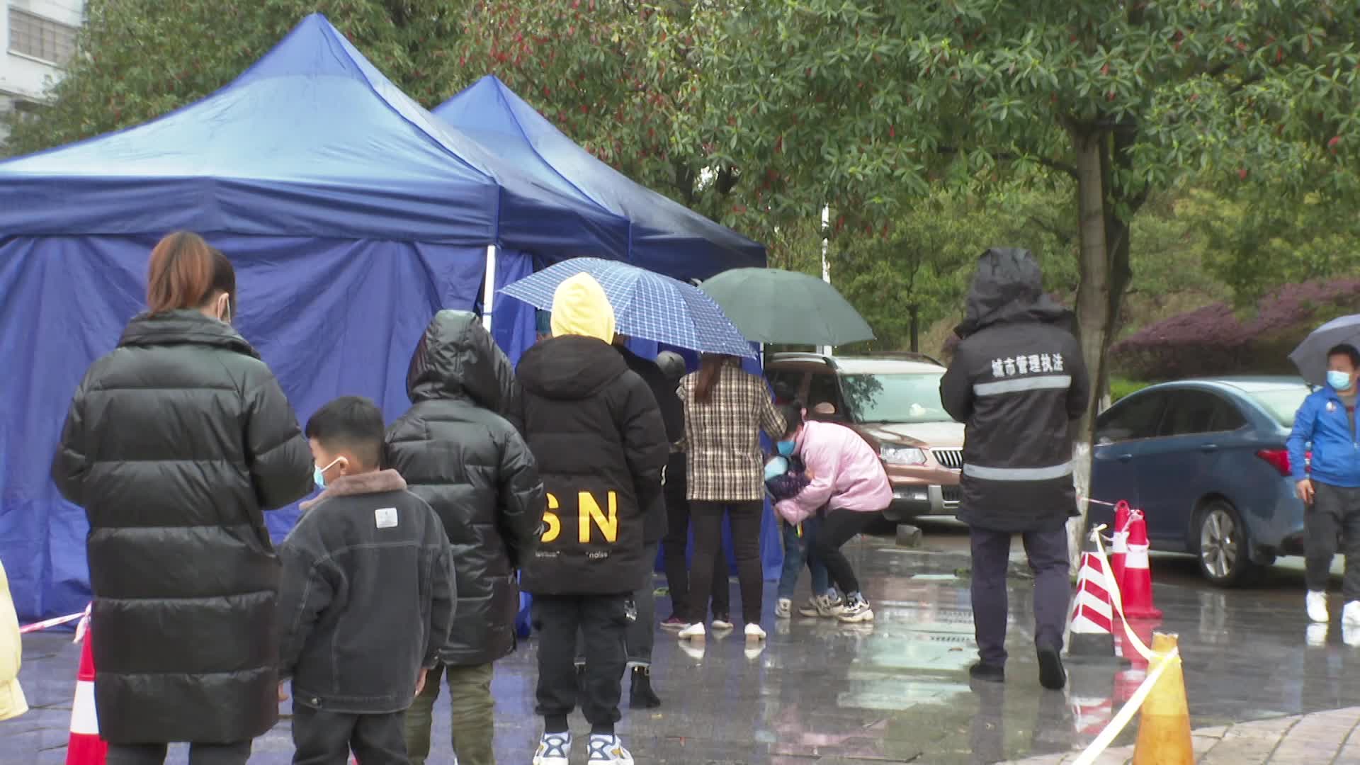 志愿者们坚守疫情防控第一线