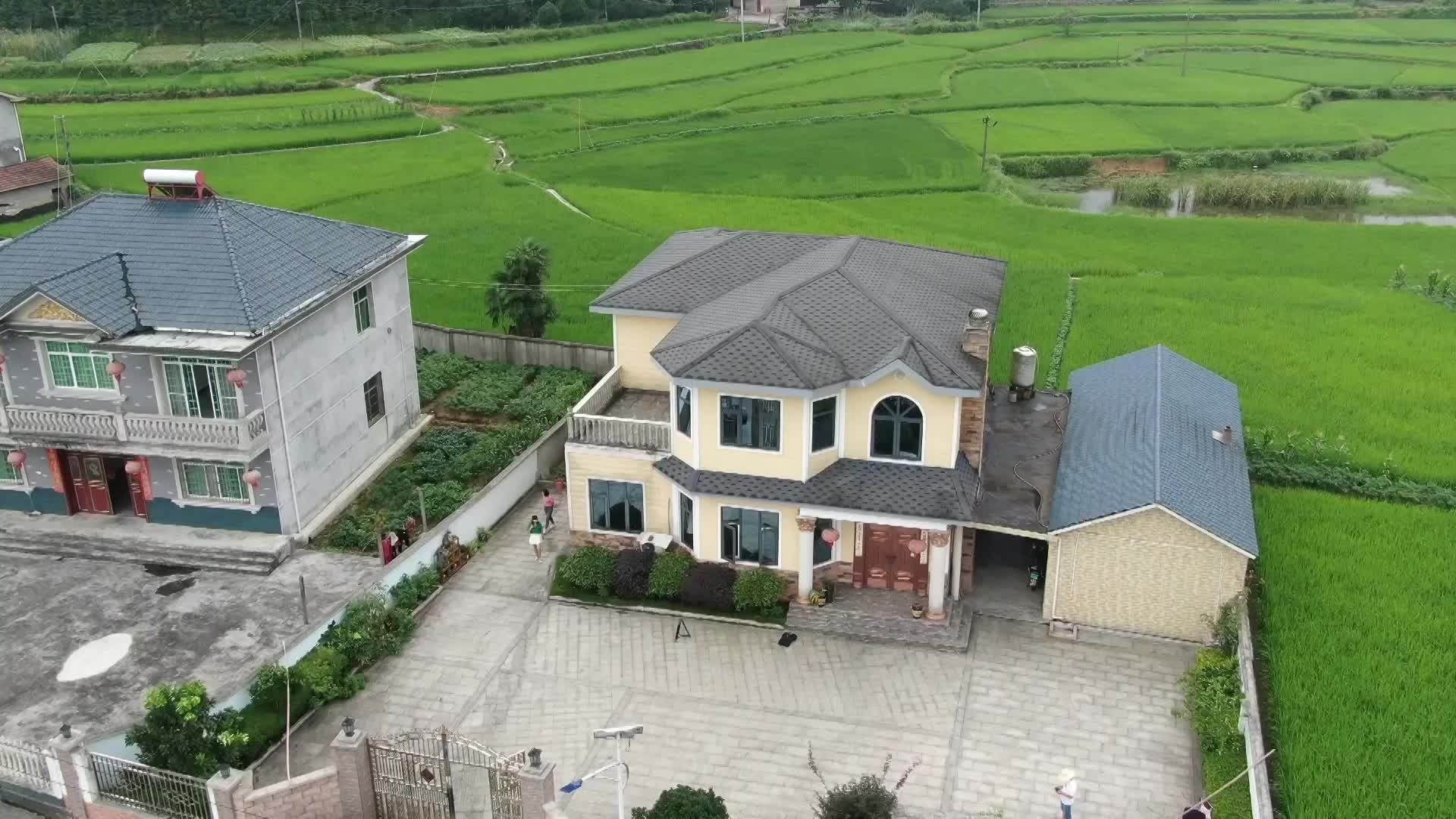 泸阳镇新店坪村：庭院小菜园  村民们的“小幸福”