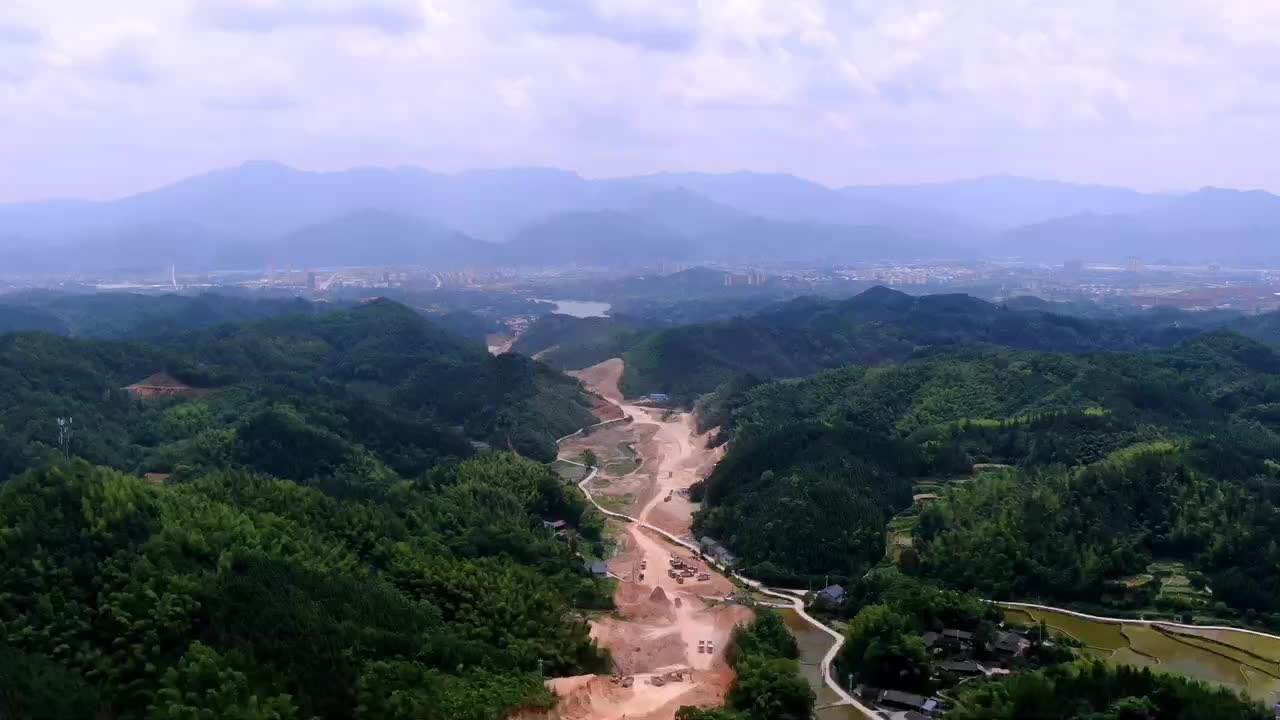 视频|怀芷快速干道中方连接线预计6月底通车