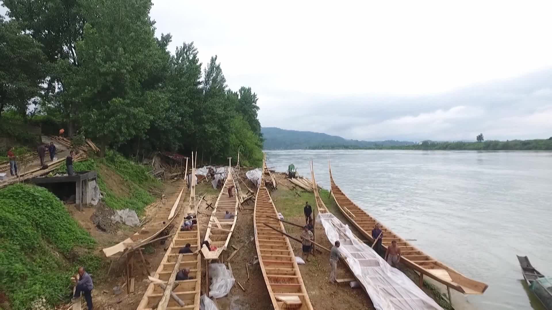 视频|中方：燕尾龙舟制作忙