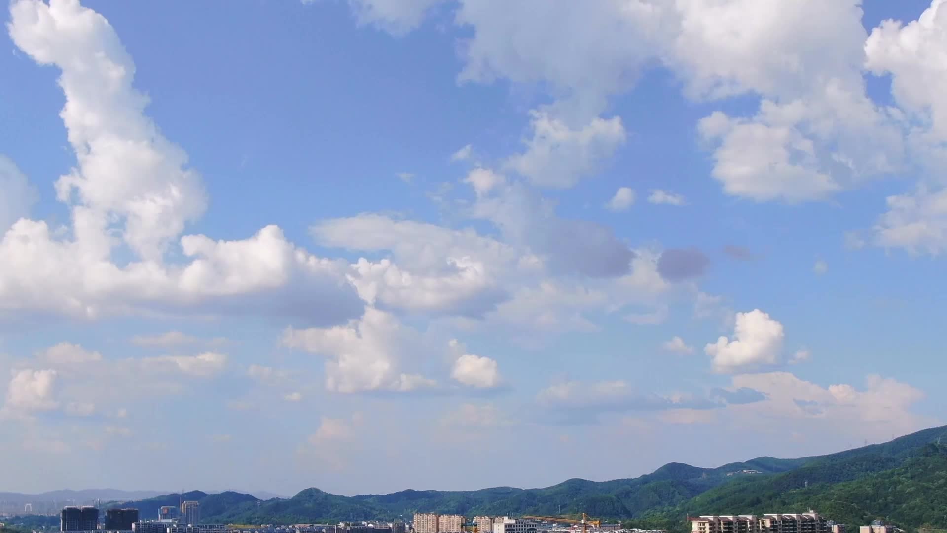 视频｜中方：向云端，蓝天白云绿水青山展新颜