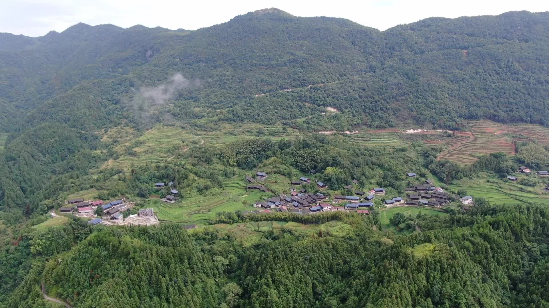 视频｜中方干冲村：诗意田园风光绘就美丽乡村新画卷