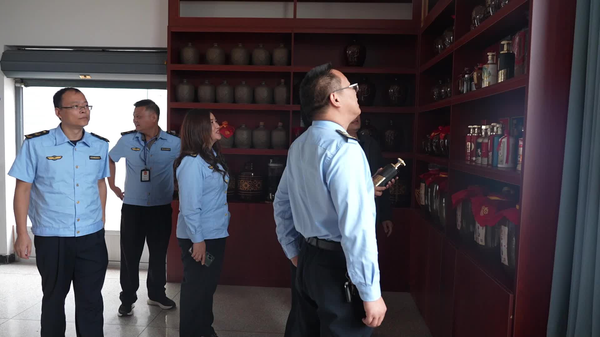 视频|中方县市场监督管理局：持续推进“特供酒”清源打链专项行动，筑牢安全生产防线