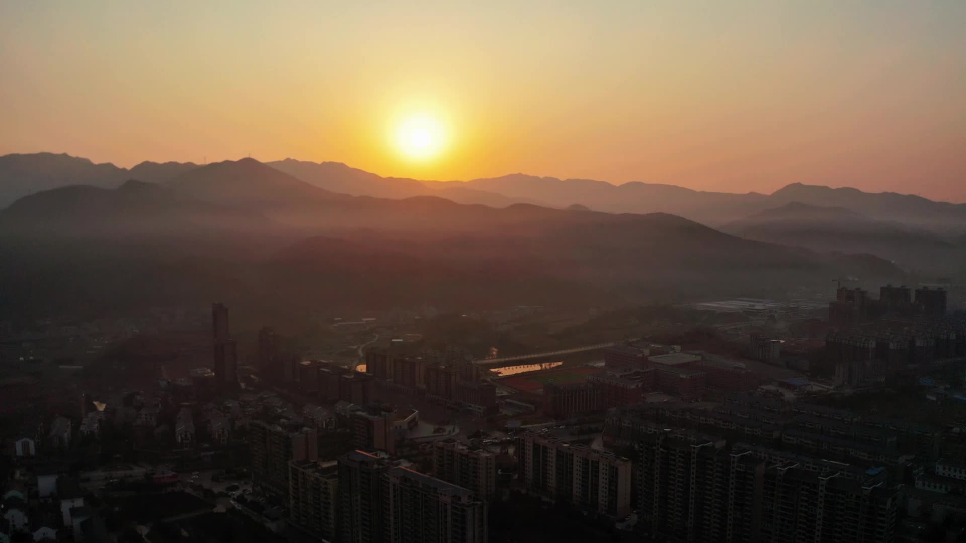 视频|中方县：暖阳唤醒冬日生态城