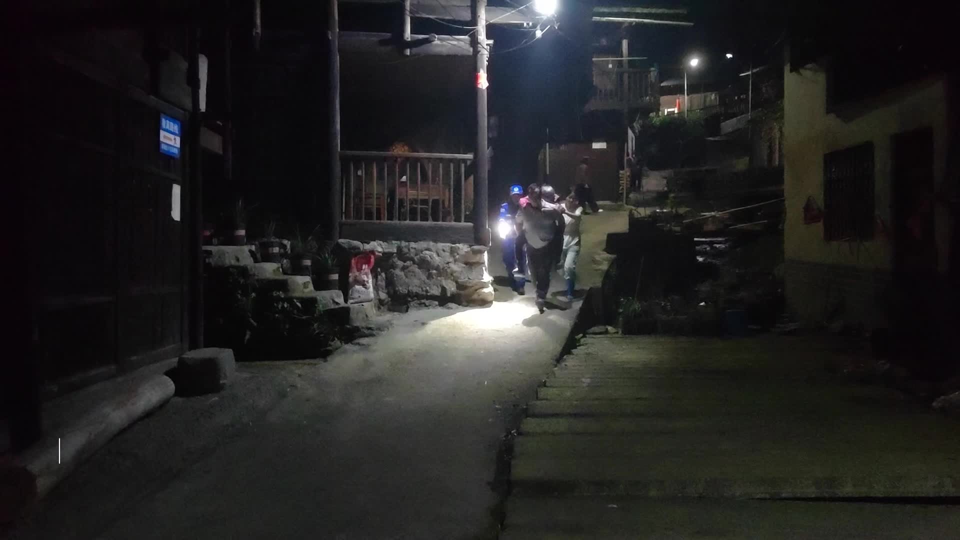 视频|紧急转移！ 中方县568名山洪高危区域群众全员安全转移