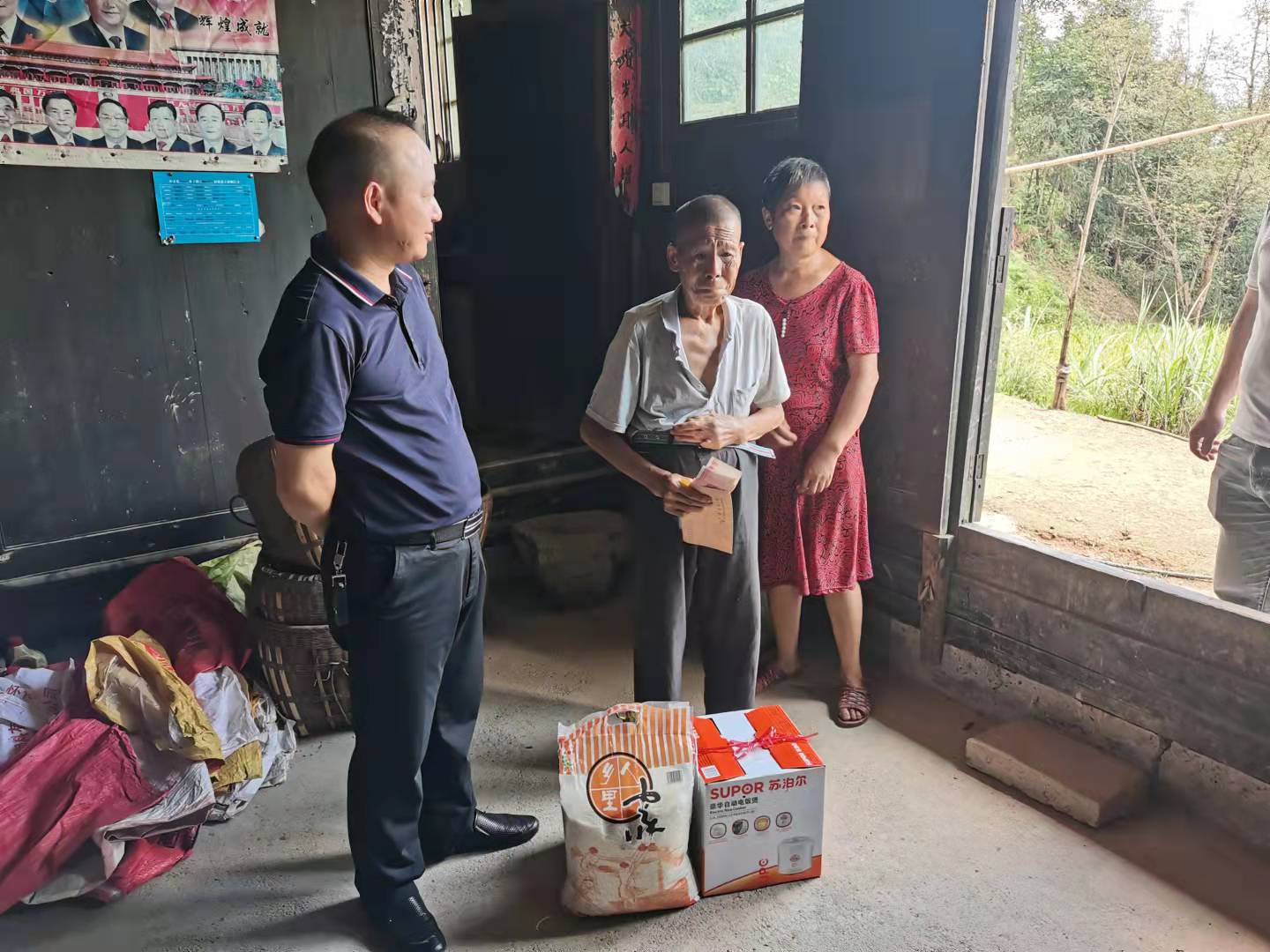 县统计局：点亮微心愿 入户走访暖人心
