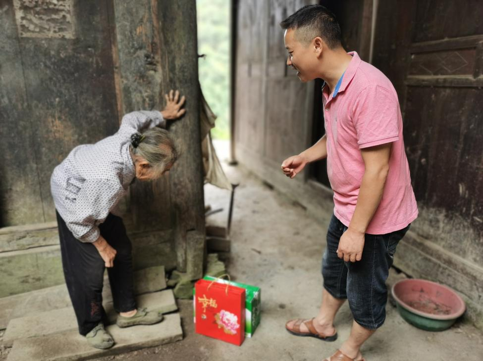 蒿吉坪瑶族乡：积极开展中秋慰问走访活动