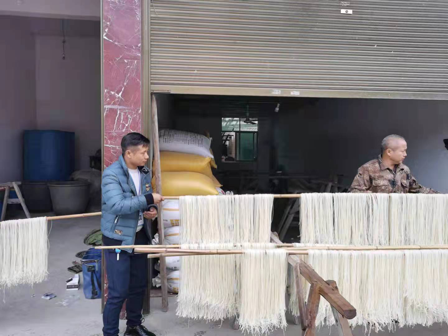 泸阳镇市场监管所开展食品加工小作坊整治工作