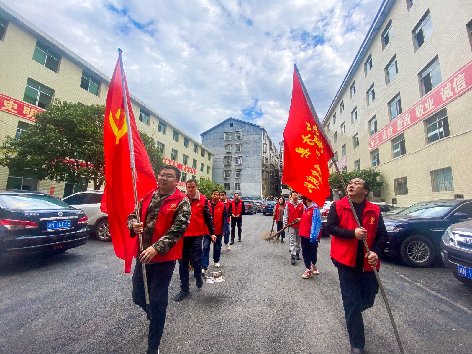 新建镇：“党员带头”+“群众参与”四美共建我们在行动