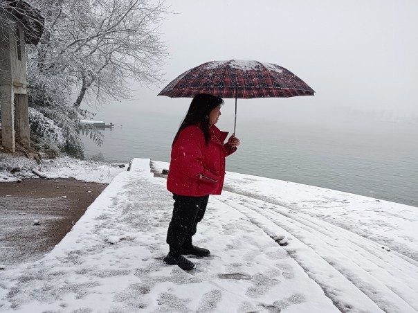 铜鼎镇：最美下雪天，守护暖人心