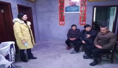 县领导看望慰问特困供养群众