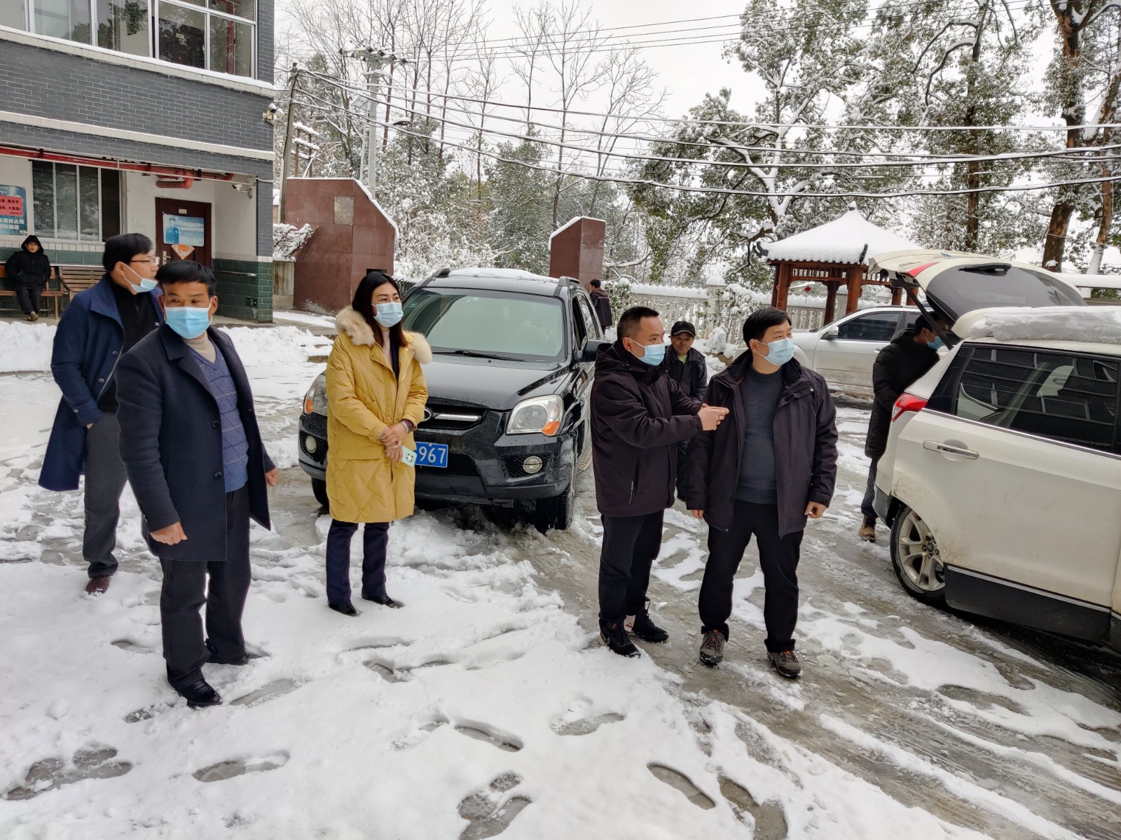 花桥镇：关心关怀集中特困供养老人