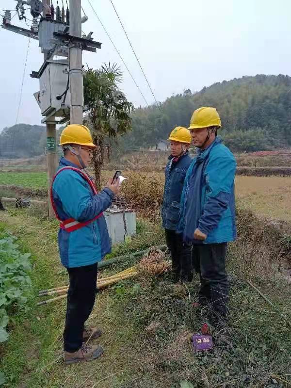 国网中方县供电公司：配变增容施工忙 春节保电添保障