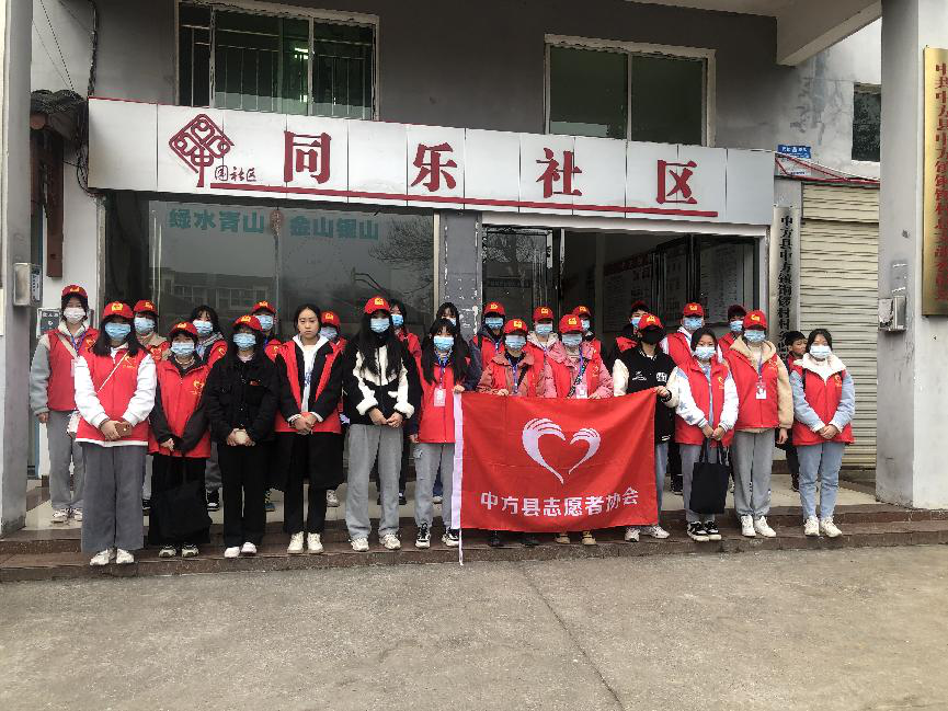 中方青年志愿者助力“敲门行动”