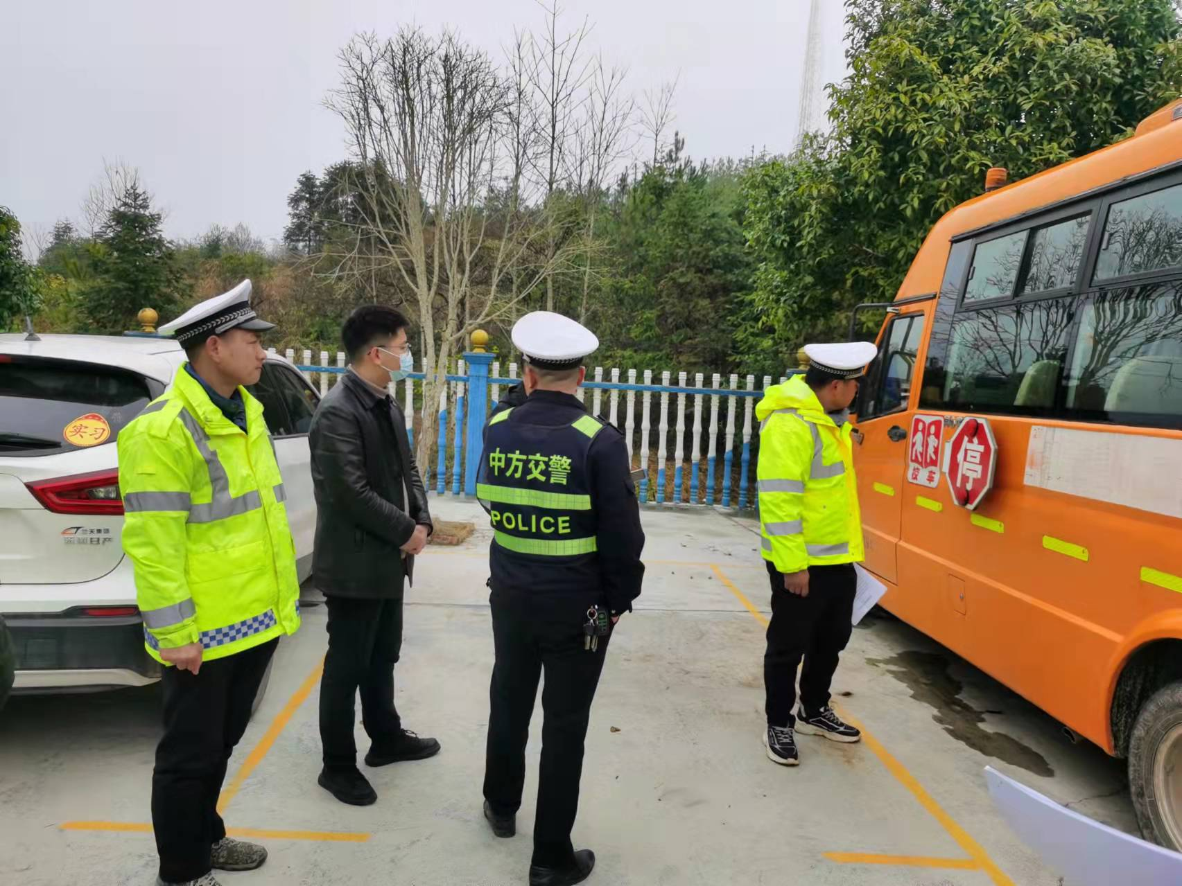 新建镇：开展校车领域交通顽瘴痼疾专项整治