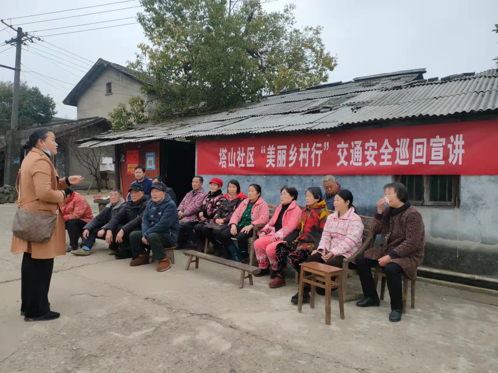 中方镇：开展“美丽乡村行”交通安全宣讲