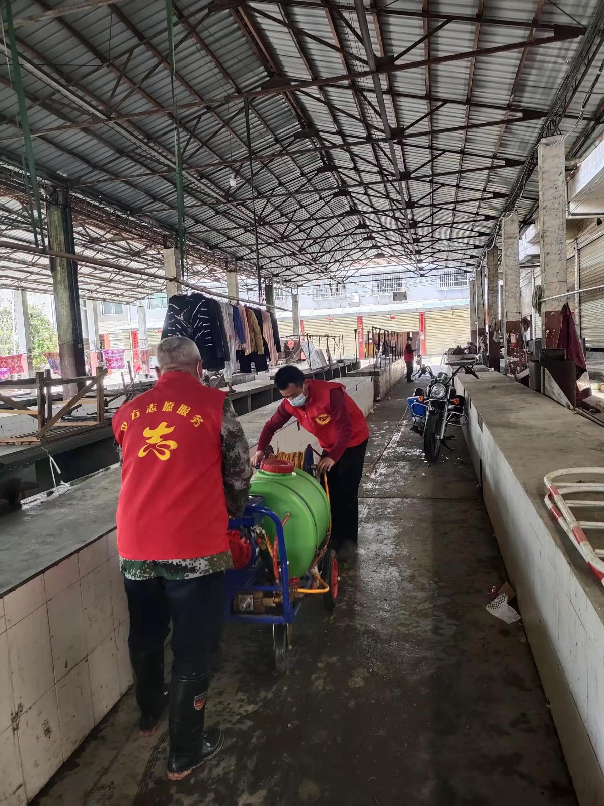 新路河镇：环境消杀抗疫情   场所消毒护健康