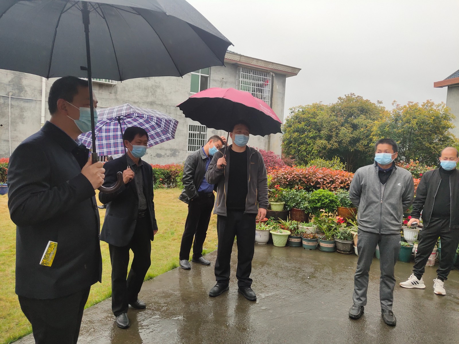 中方镇：到桐坪村“取真经”，观摩学习农村人居环境等工作